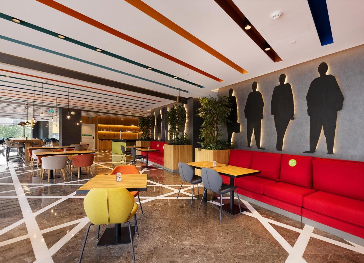 Ibis Styles Istanbul Merter ภายนอก รูปภาพ The interior of the lounge