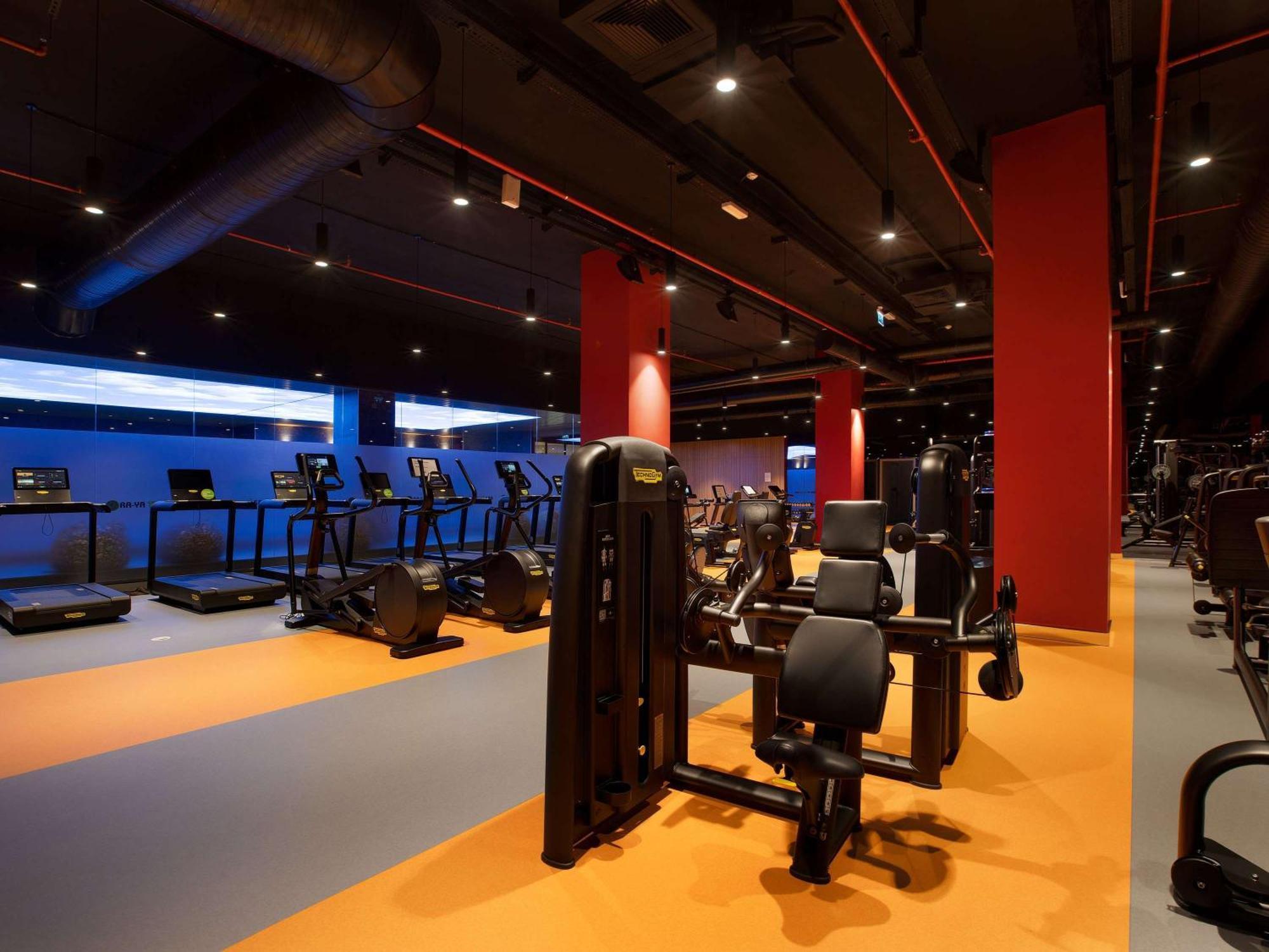 Ibis Styles Istanbul Merter ภายนอก รูปภาพ The gym at the hotel