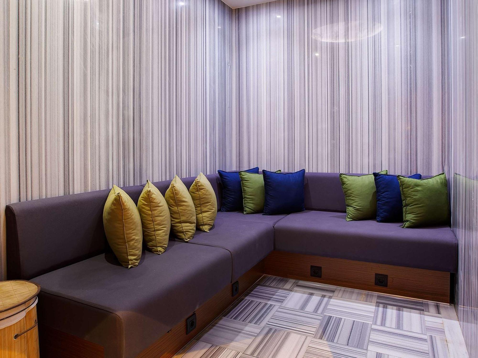 Ibis Styles Istanbul Merter ภายนอก รูปภาพ A sofa